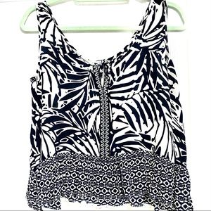 sleeveless shirt